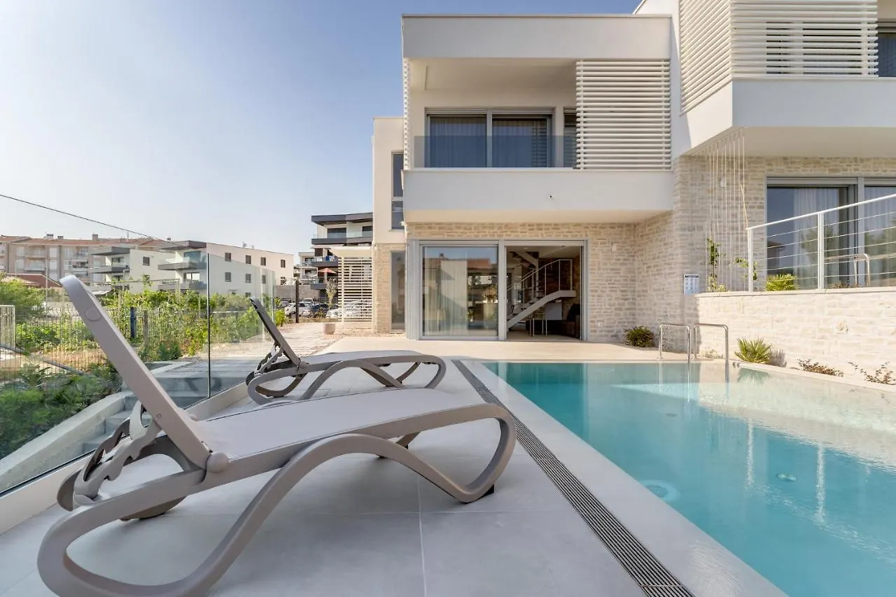 Luxury Semidetached Villa Smokva 1 - Near The Center And Sea - By Traveler Tourist Agency Krk 克尔克 克罗地亚