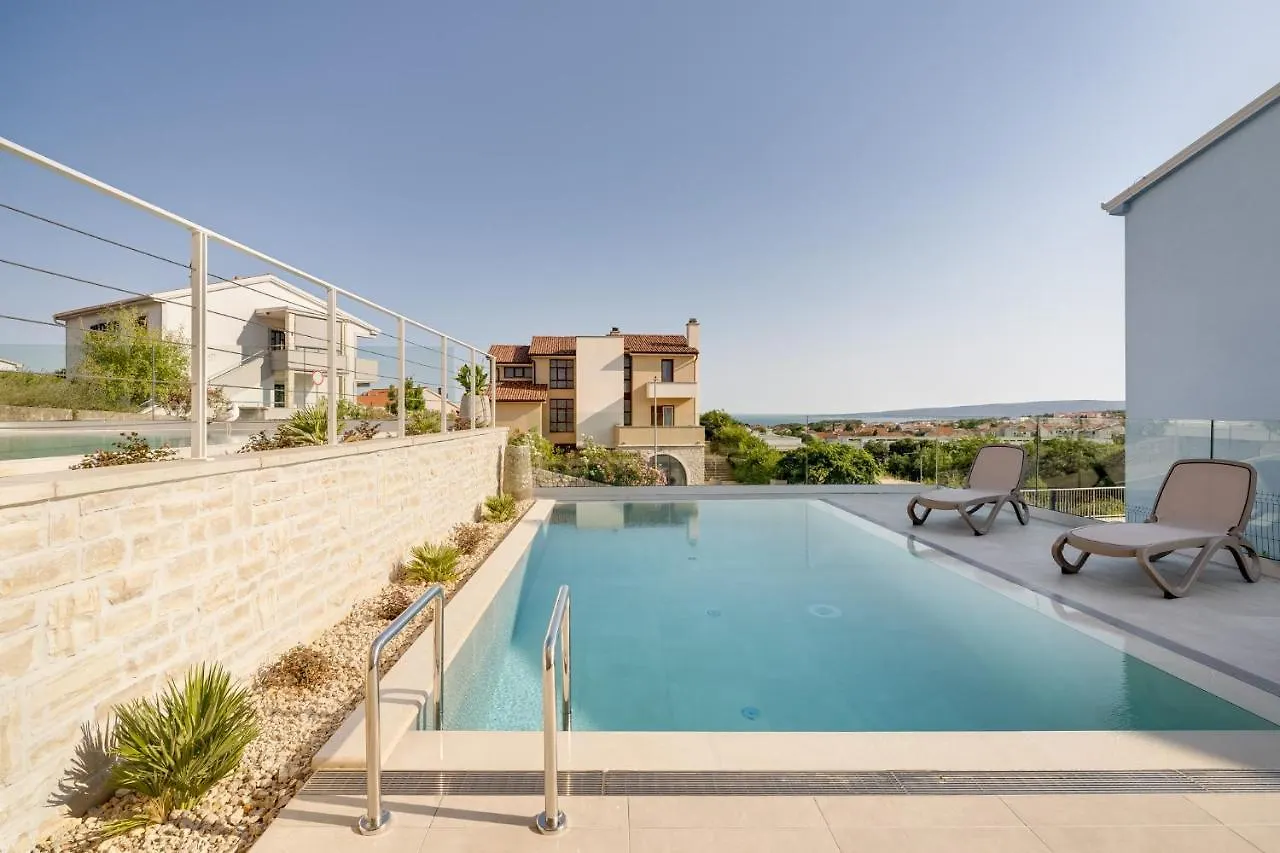 Luxury Semidetached Villa Smokva 1 - Near The Center And Sea - By Traveler Tourist Agency Krk 克尔克