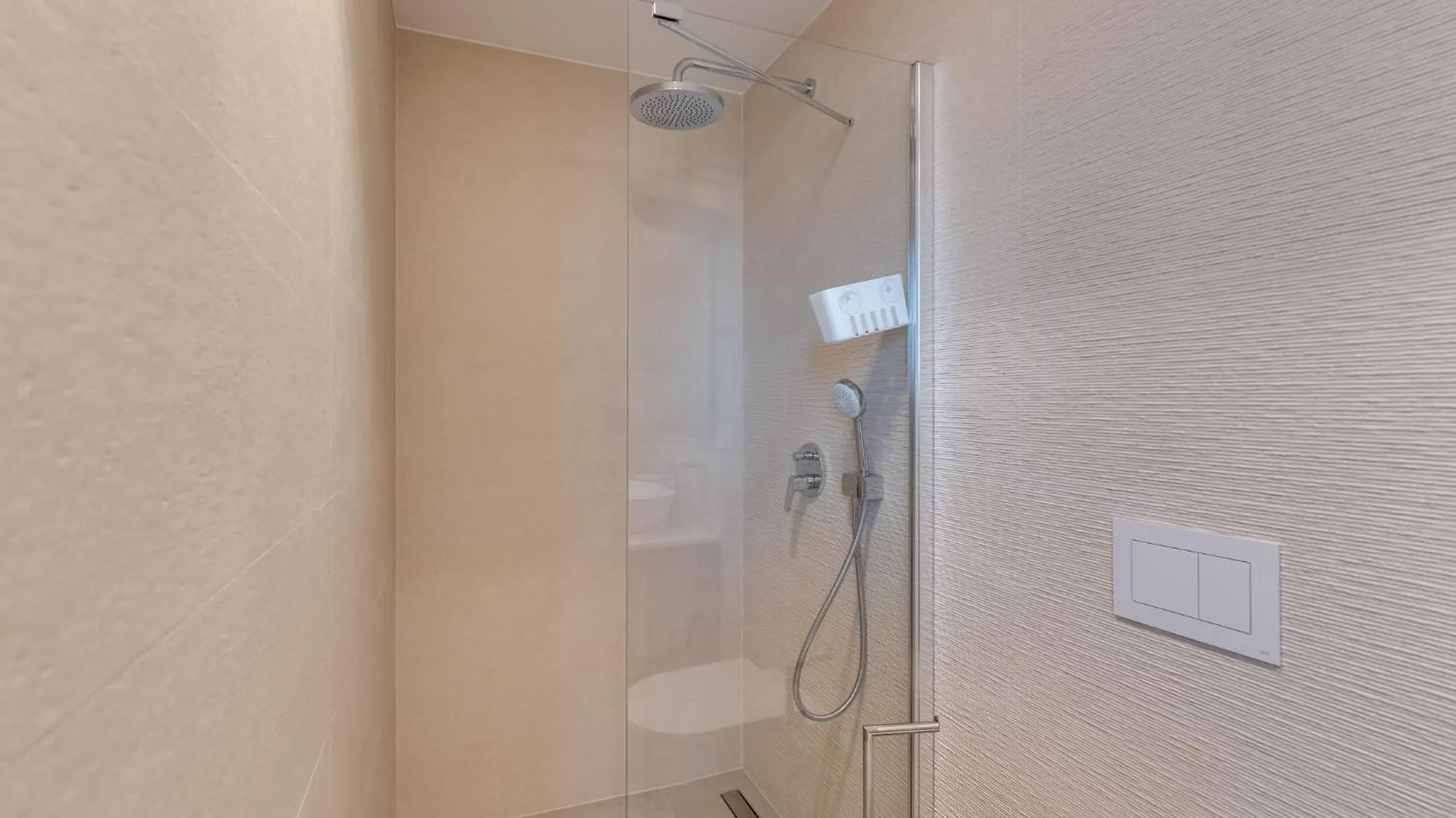 Luxury Semidetached Villa Smokva 1 - Near The Center And Sea - By Traveler Tourist Agency Krk 克尔克 0*,  克罗地亚